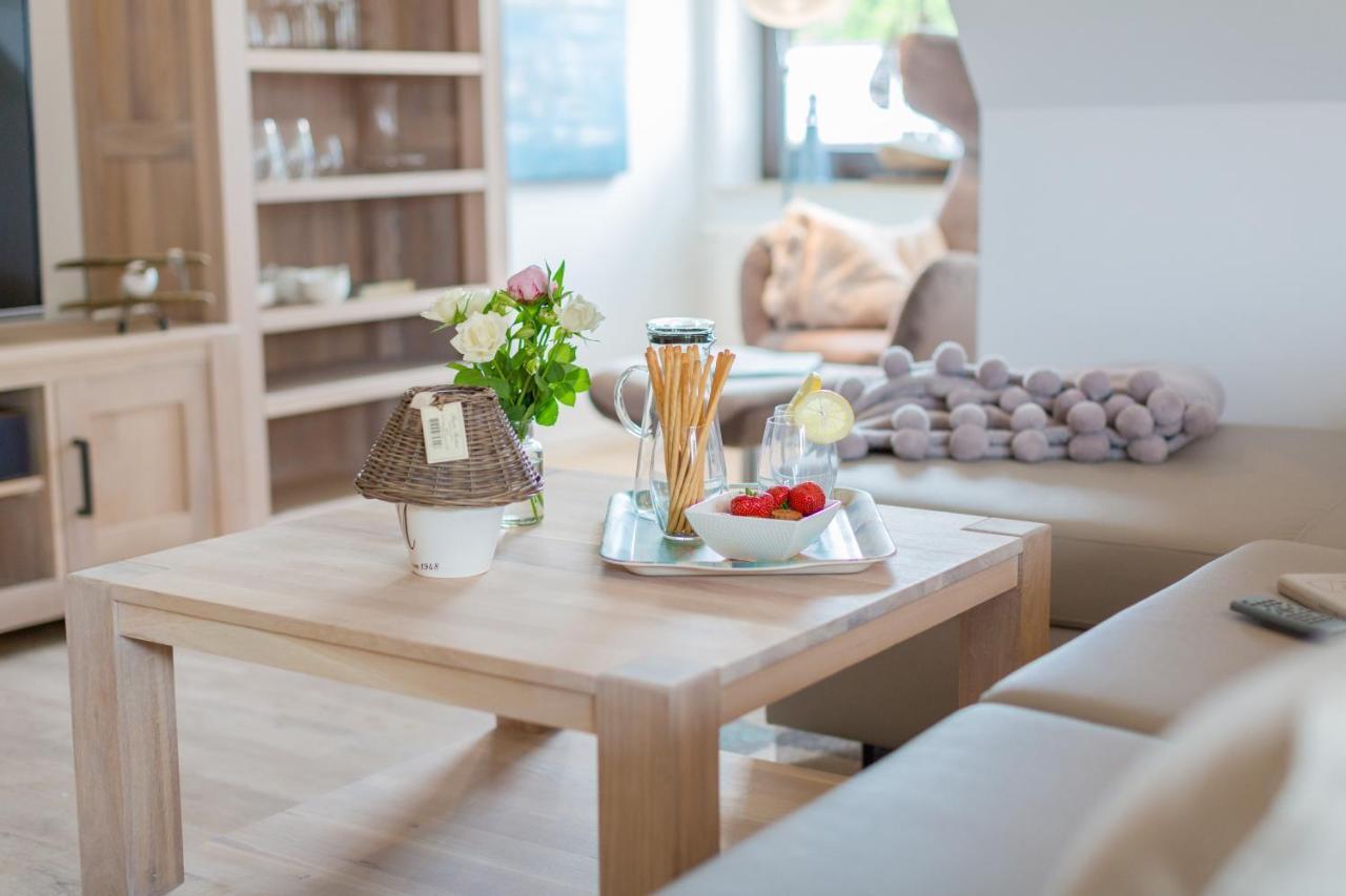 Ferienwohnungen Haus Am Strand Цингст Екстериор снимка