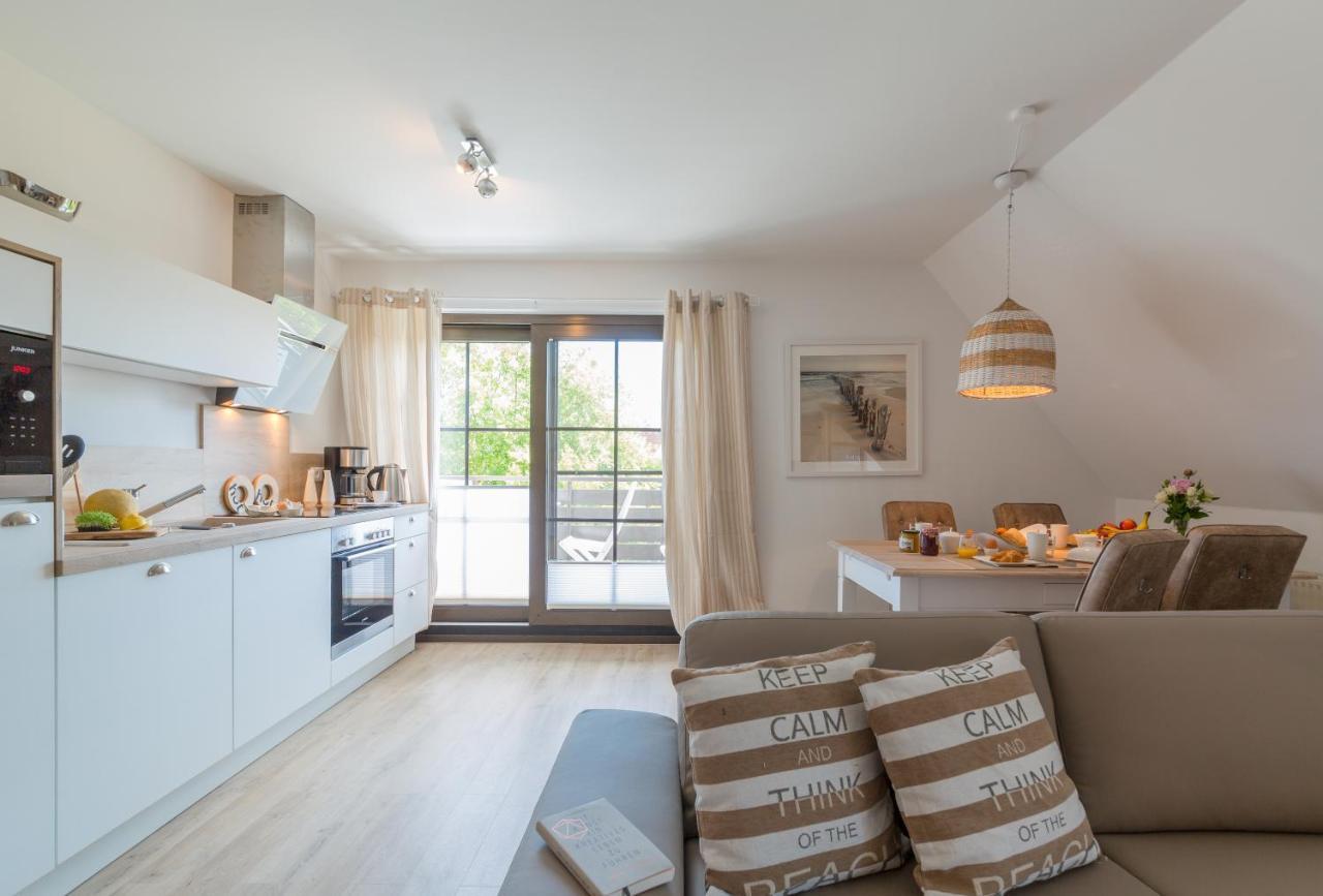 Ferienwohnungen Haus Am Strand Цингст Екстериор снимка