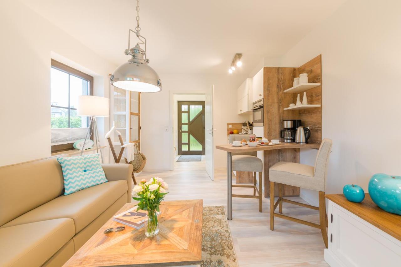 Ferienwohnungen Haus Am Strand Цингст Екстериор снимка