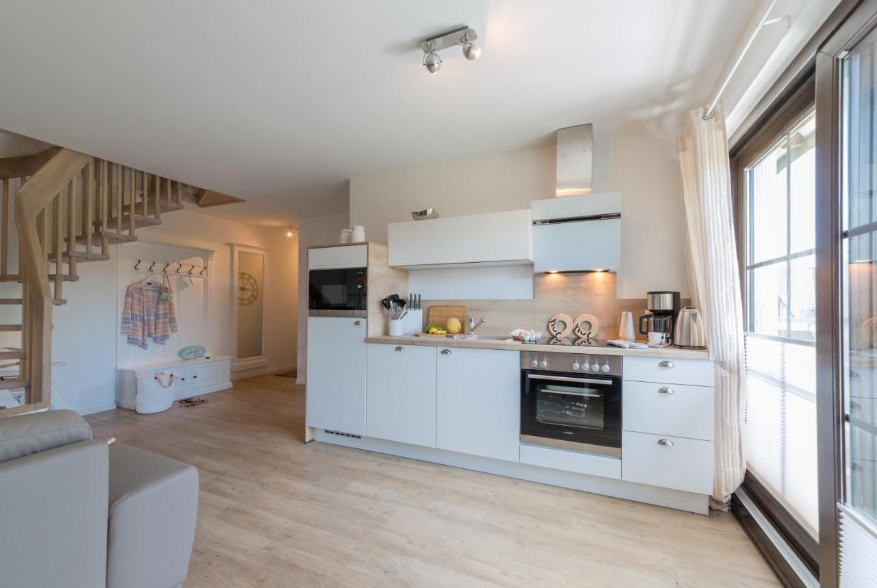 Ferienwohnungen Haus Am Strand Цингст Екстериор снимка